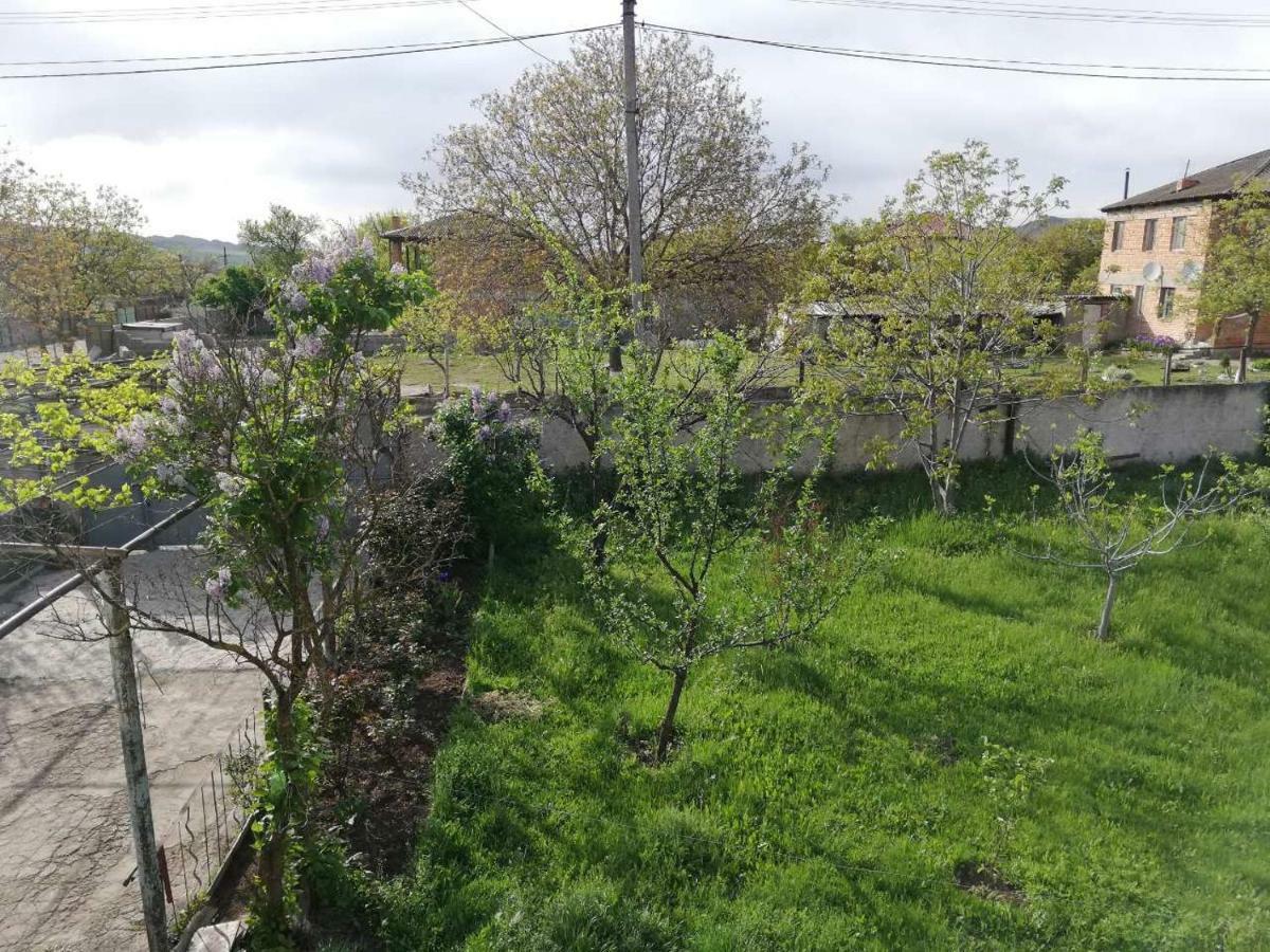 Udabno Naili Hotel Exterior photo